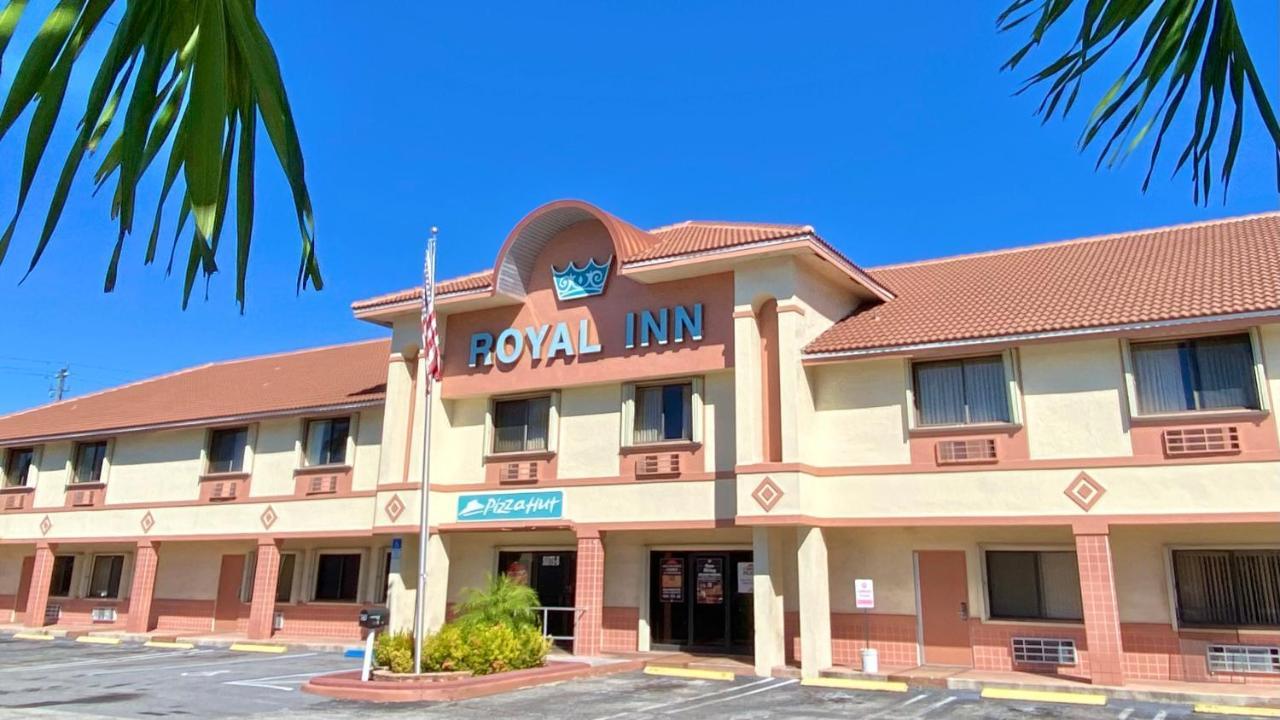Royal Inn Hotel รอยัลปาล์มบีช ภายนอก รูปภาพ